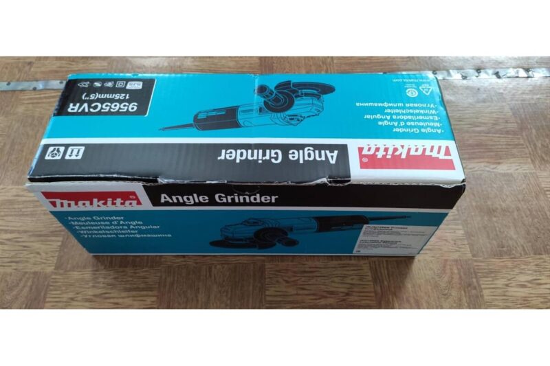 Угловая шлифовальная машина Makita 9565CVR