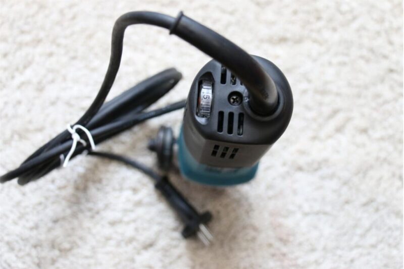 Угловая шлифовальная машина Makita 9565CVR