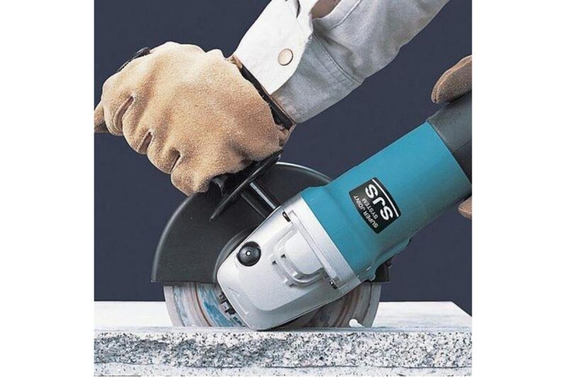 Угловая шлифовальная машина Makita 9565CVR