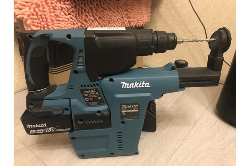 Аккумуляторный перфоратор Makita LXT DHR242Z