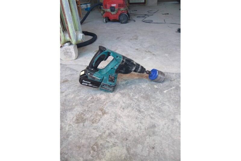 Аккумуляторный перфоратор Makita LXT DHR242Z