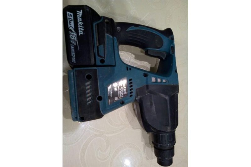 Аккумуляторный перфоратор Makita LXT DHR242Z