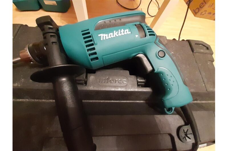 Ударная дрель Makita HP1640K