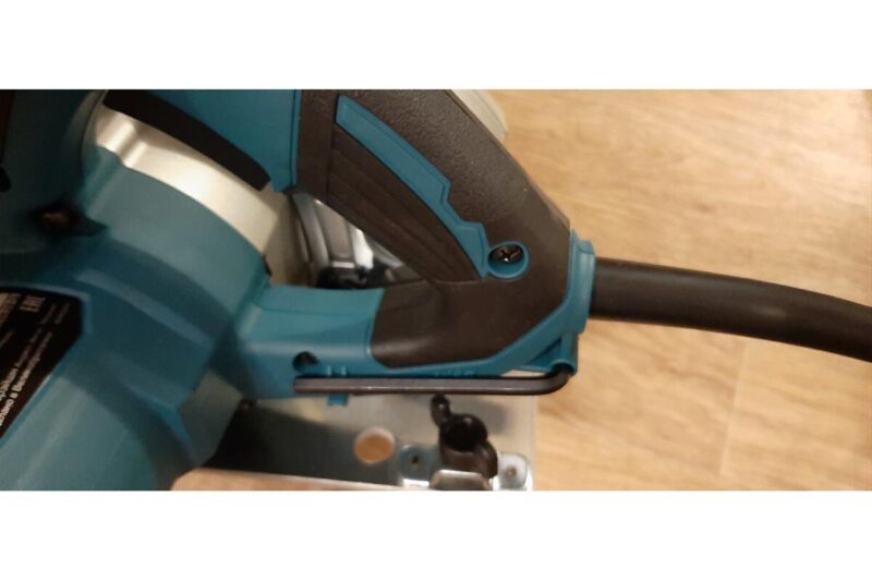 Дисковая пила Makita HS7601