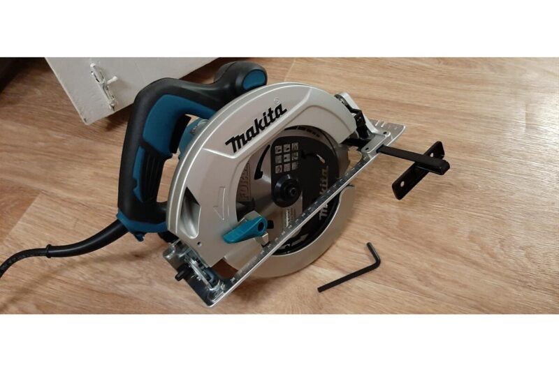 Дисковая пила Makita HS7601