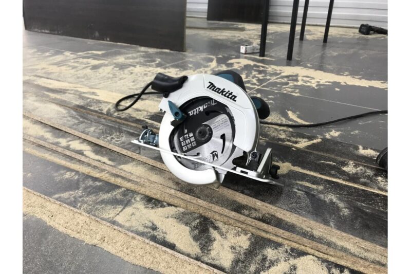 Дисковая пила Makita HS7601