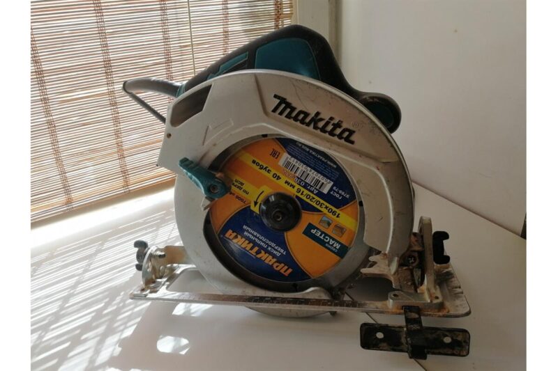 Дисковая пила Makita HS7601