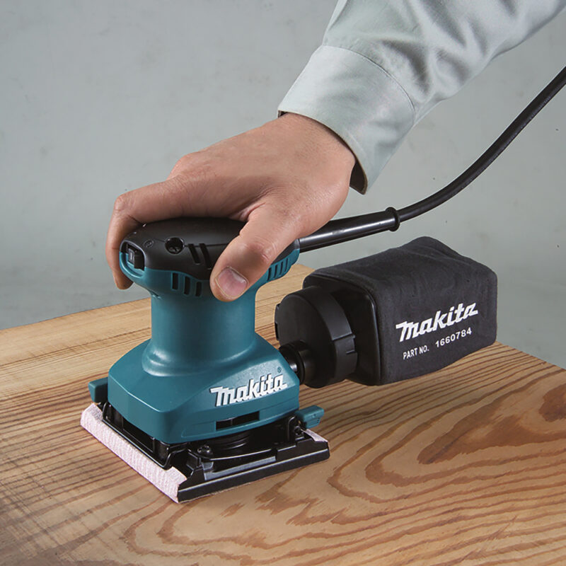 Вибрационная шлифмашина Makita BO 4557