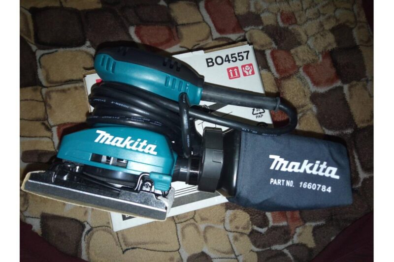 Вибрационная шлифмашина Makita BO 4557