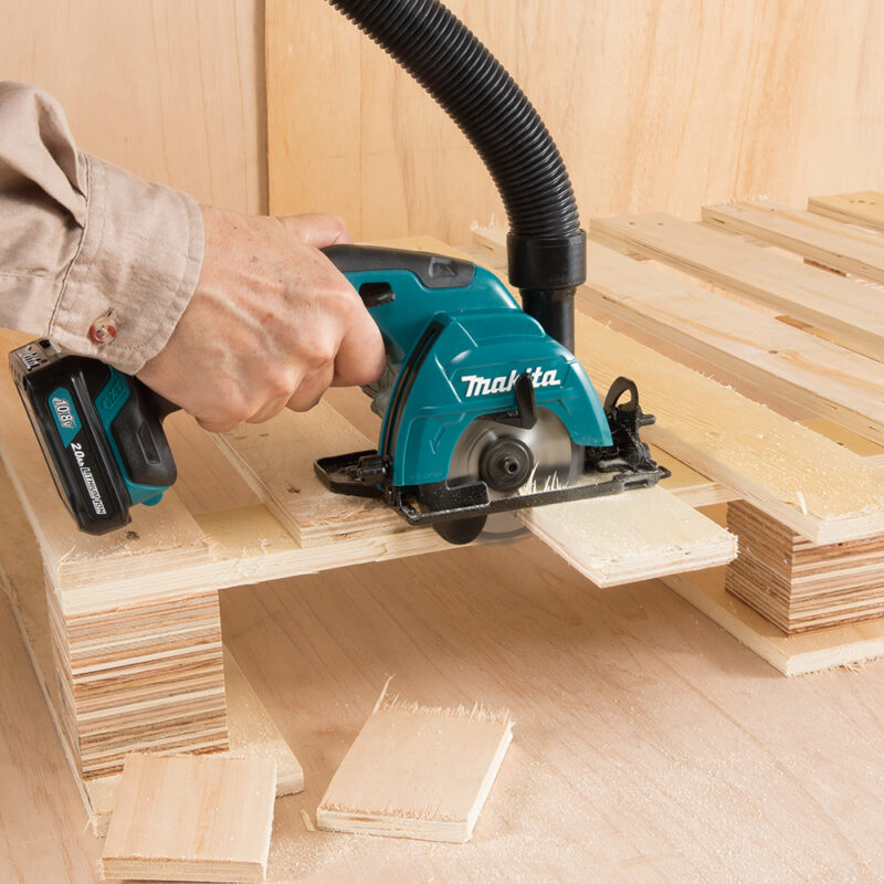 Дисковая пила Makita CXT HS301DWME