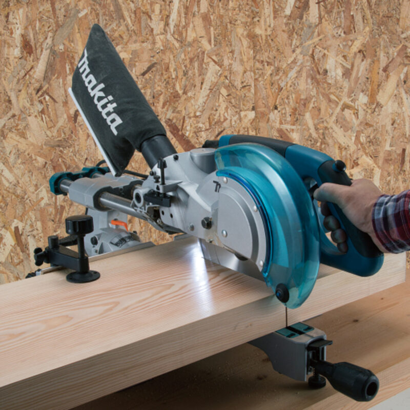 Торцовочная пила Makita LS0815FLN