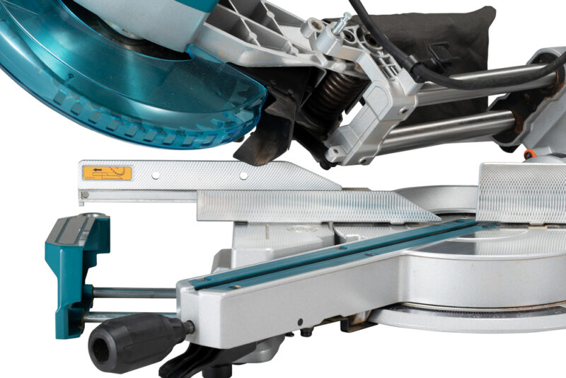 Торцовочная пила Makita LS1110F