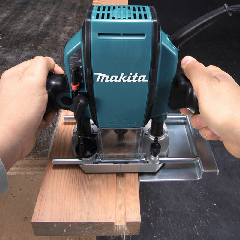 Фрезер Makita RP0900