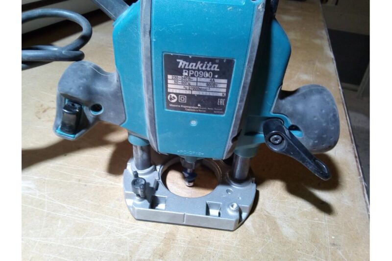 Фрезер Makita RP0900