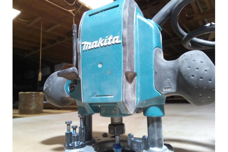 Фрезер Makita RP0900