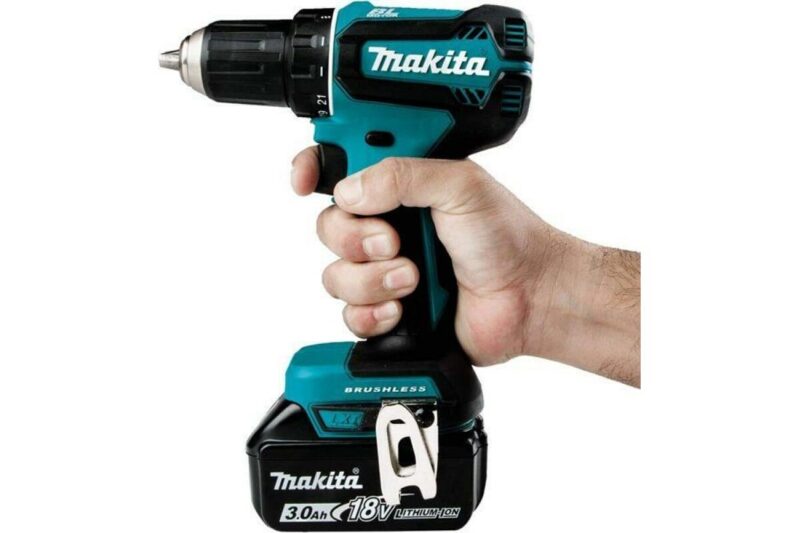 Аккумуляторная дрель-шуруповерт Makita DDF485RFE