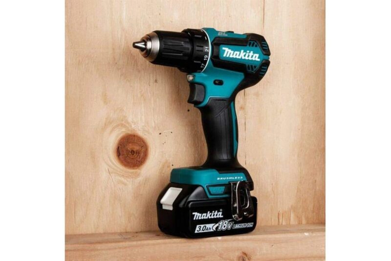 Аккумуляторная дрель-шуруповерт Makita DDF485RFE