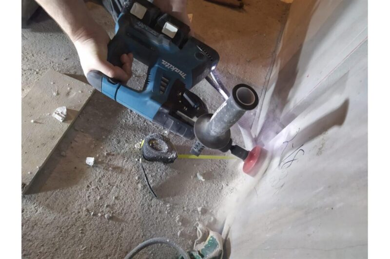 Аккумуляторный перфоратор Makita LXT DHR263Z