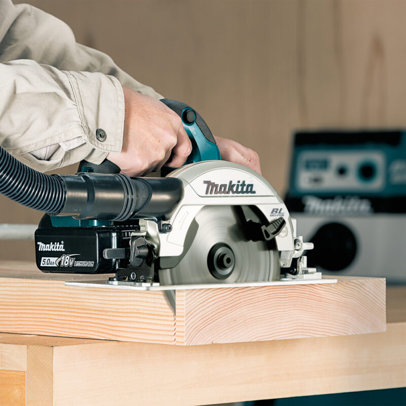 Дисковая пила Makita LXT DHS661ZU