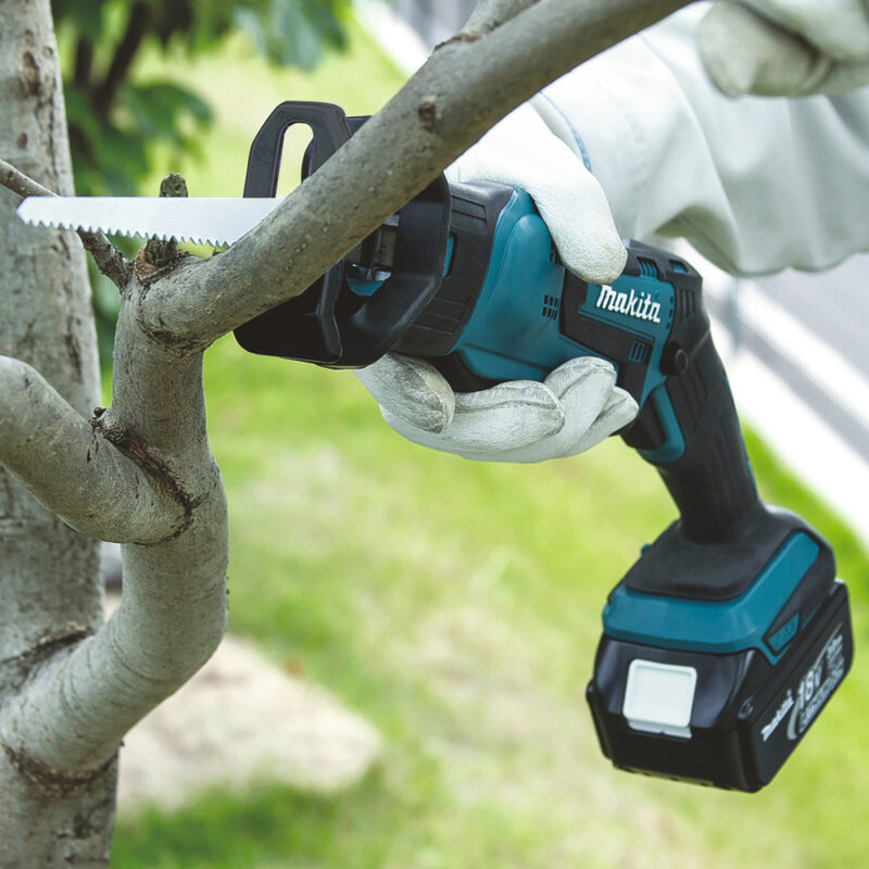 Сабельная пила Makita LXT DJR185Z