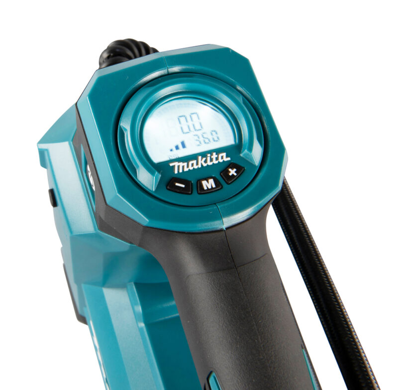 Автомобильный аккумуляторный насос Makita LXT 18В, 11.1 бар, 3 скорости, 22/11/7 л/мин, XPT, 4 насадки, без аккум. и з/у DMP181Z