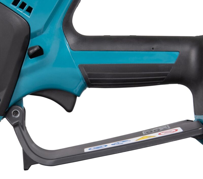 Аккумуляторная цепная пила Makita LXT DUC204Z