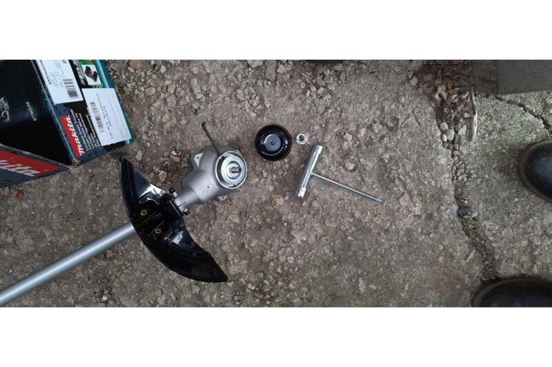 Аккумуляторный триммер Makita LXT DUR189Z