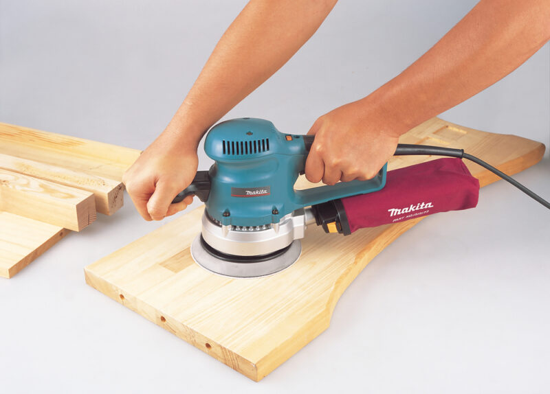 Эксцентриковая шлифмашина Makita BO 6030