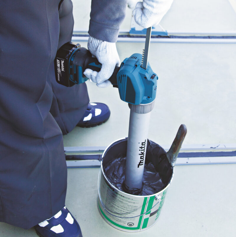 Пистолет для герметика Makita CG100DWAEA